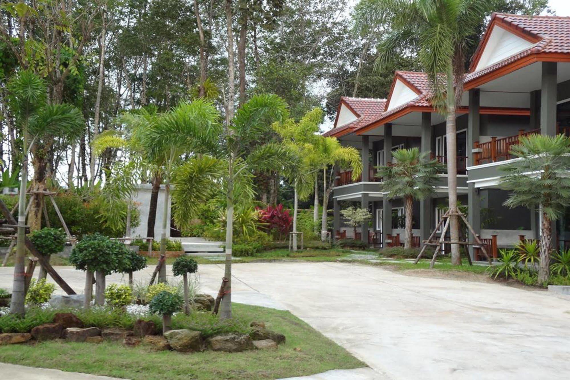 Khaolak Yama Resort - Sha Plus Khao Lak Eksteriør billede